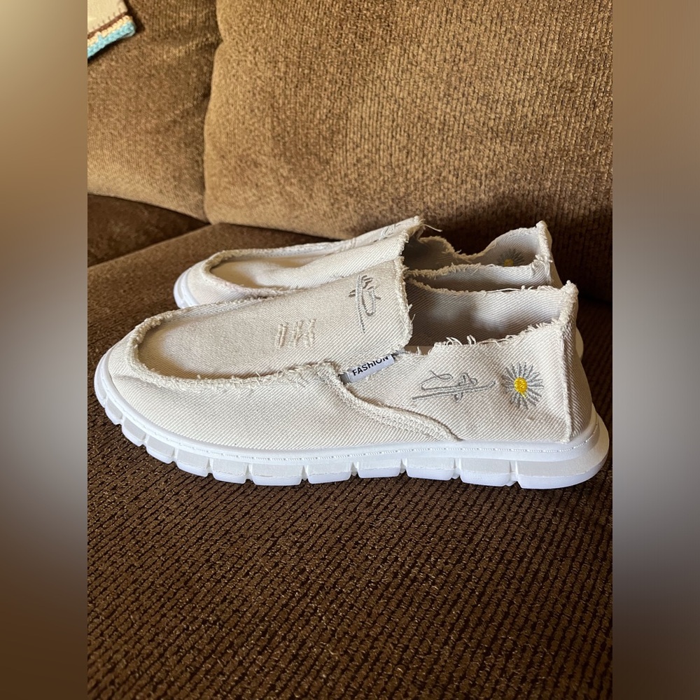 Men’s canvas loafers